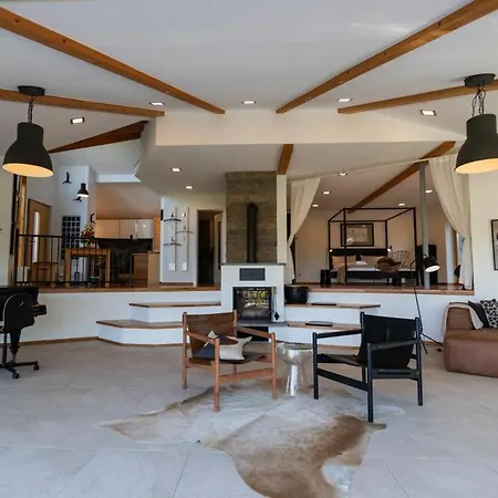 Hoch Ueber Dem Taubertal Mit Fantastischem Weitblick, Dachterrasse, 2000m2 Grossem Grundstueck Und Kamin Tatil Evi Lauda-Königshofen