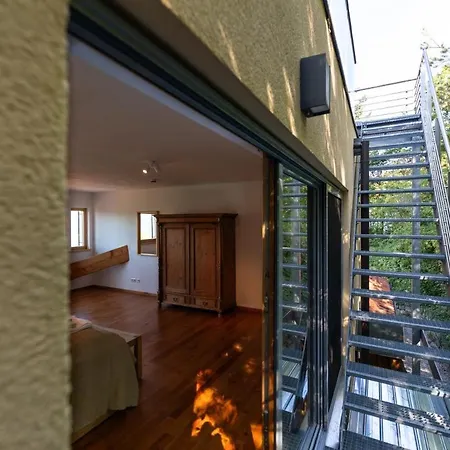 Hoch Ueber Dem Taubertal Mit Fantastischem Weitblick, Dachterrasse, 2000m2 Grossem Grundstueck Und Kamin Tatil Evi