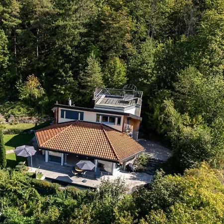 Hoch Ueber Dem Taubertal Mit Fantastischem Weitblick, Dachterrasse, 2000m2 Grossem Grundstueck Und Kamin