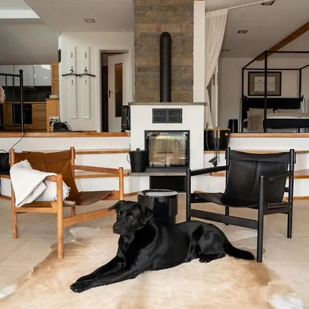 Hoch Ueber Dem Taubertal Mit Fantastischem Weitblick, Dachterrasse, 2000m2 Grossem Grundstueck Und Kamin