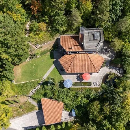 Prázdninový dům Hoch Ueber Dem Taubertal Mit Fantastischem Weitblick, Dachterrasse, 2000m2 Grossem Grundstueck Und Kamin *